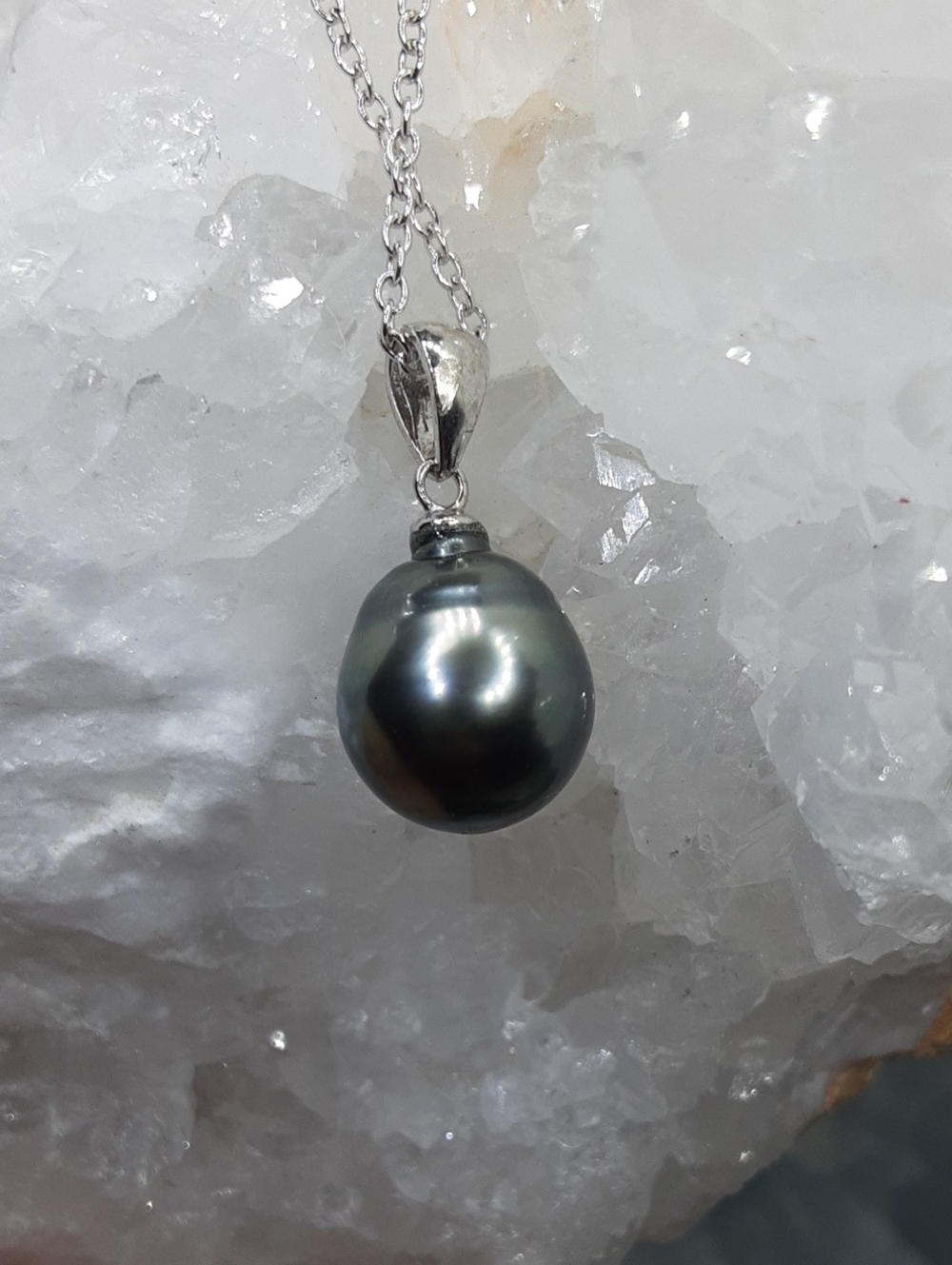 925 Genuine Tahitian Pearl, With Chain. 11mm.